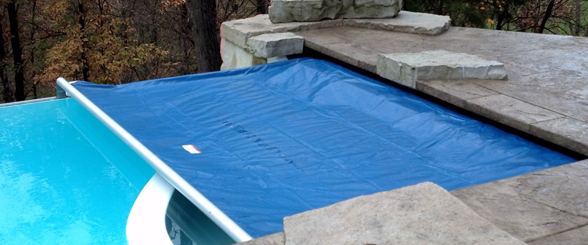 automatic-pool-covers-the-benefits-of-safety